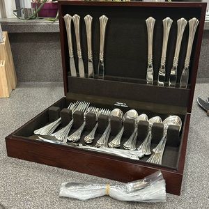 Reed & Barton sterling silver 8 setting with box